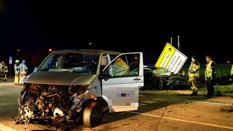 Hamburg: Zwei Tote bei schwerem Unfall in .